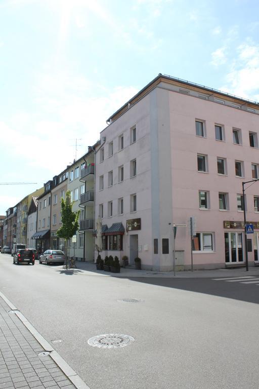 Hotel Mitte24 Neu-Ulm Zewnętrze zdjęcie